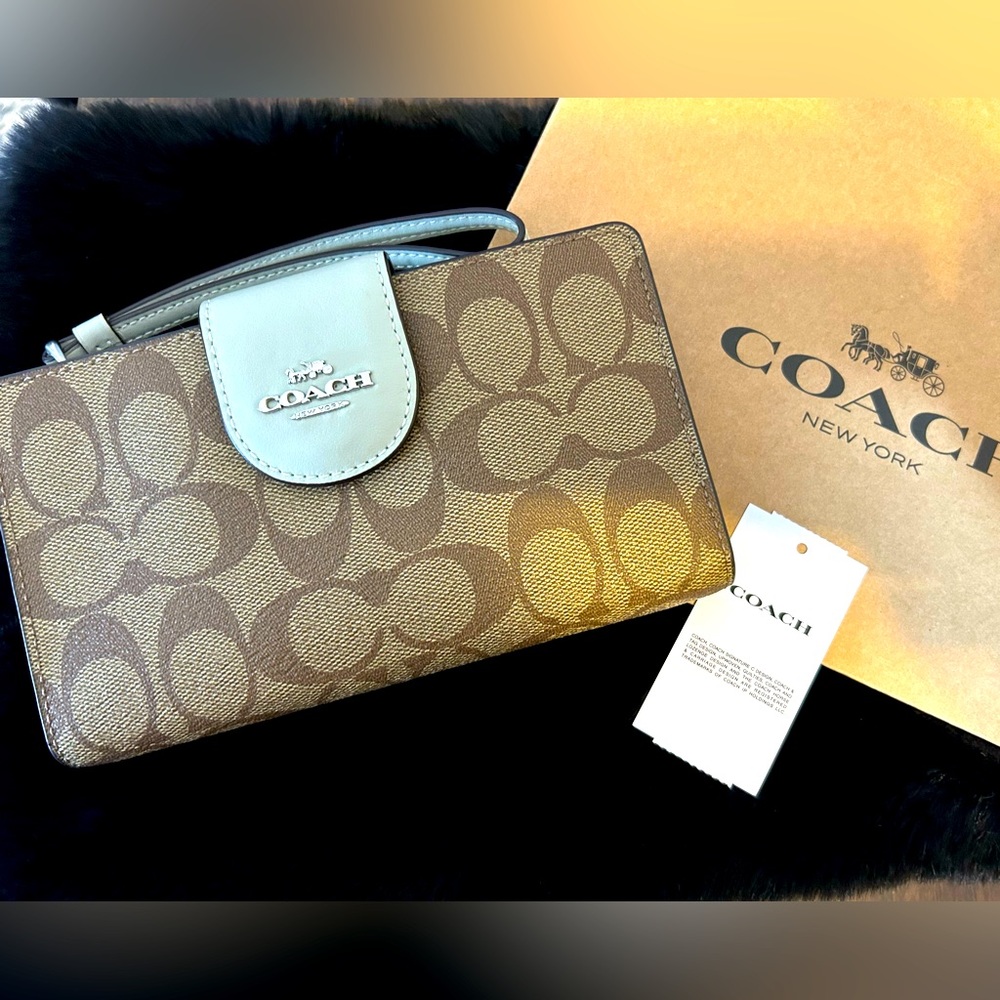 NWT COACH Tech Wallet in Sage